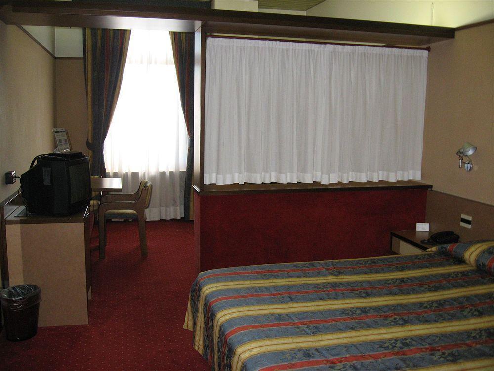 Hotel Plaza San Martino Siccomario Exteriör bild