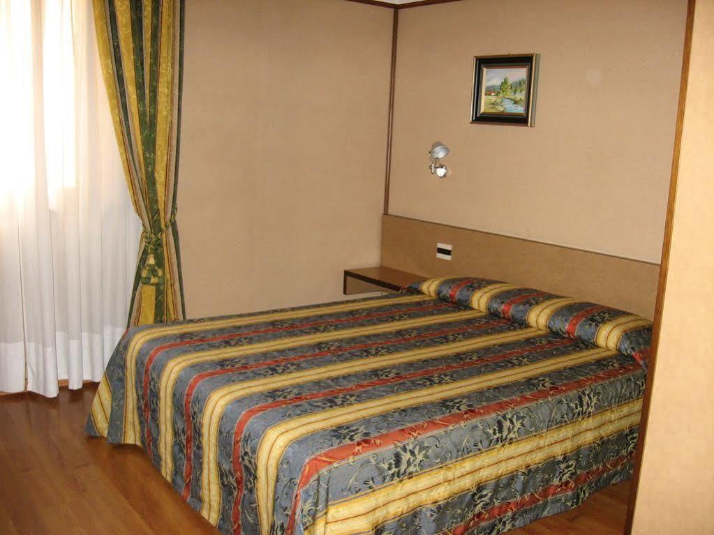 Hotel Plaza San Martino Siccomario Exteriör bild